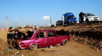 Aksaray'da Otomobil Şarampole Yuvarlandı: 3 Yaralı