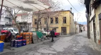 Ödemişli Hayırsever Halide Köymen Eğitime Işık İçin Ev Bağışladı