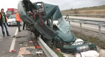 Samsun'da Otomobil Bariyerlere Çarptı: 2 Ölü, 3 Yaralı