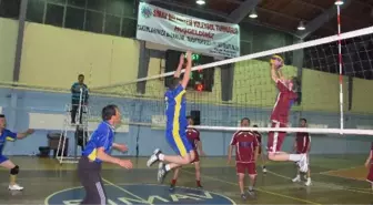 Simav Belediyesi Voleybol Turnuvası Sona Erdi