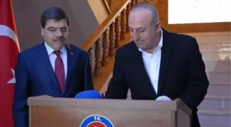 Çavuşoğlu: 'Şimdi 'Dost Modern' Darbe Çıktı'