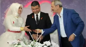 Eski Ekonomi Bakanı Çağlayan, nikah şahidi oldu -