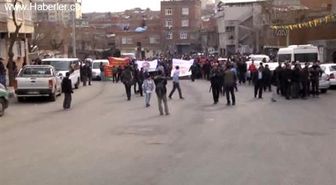 Diyarbakır'da izinsiz gösteri