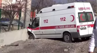 Gömeç'te Hasta Taşıyan Ambulans Duvara Çarptı: 4 Yaralı