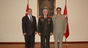 Genelkurmay Başkanı Özer, Afganistan Savunma Bakanı ve Pakistan Kara Kuvvetleri Komutanı ile Görüştü