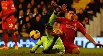 Liverpool'lu Suarez, Stekelenburg'un Gözünü Morarttı