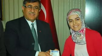 İşitme Engelli Hatice'nin Ehliyet Hayali Gerçek Oldu