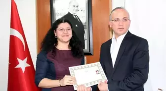 Vali Yurdakul Başarılı Öğretmenleri Ödüllendirildi