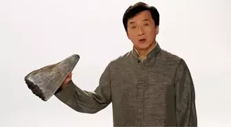 Jackie Chan Gergedan Boynuzu Tacirlerine Karşı