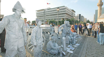 Canlı Heykellerden Sokak Sanatı
