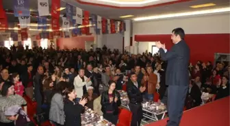 Özgür Özel'e Sarıgöllü Gençlerden Coşkulu Karşılama