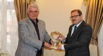 Ceylan'dan Başkan Sedefçi'ye Veda Ziyareti