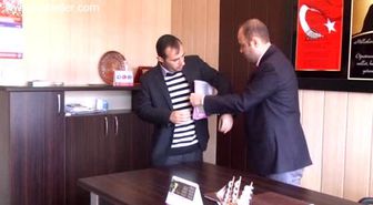 Tek isteği saçlarını tarayabilmek -