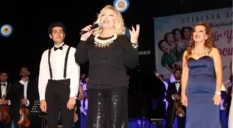 Emel Sayın Büyükçekmece'de Konser Verdi