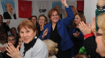 Konak'ta CHP'li Pektaş Hızlı Gidiyor