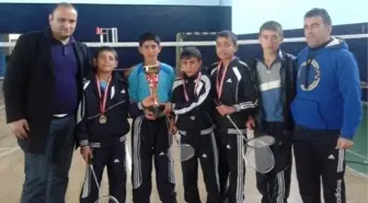 Badminton'da Köy Okulu Şırnak Şampiyonu Oldu