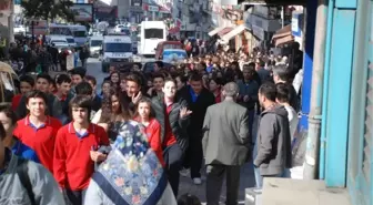 Ereğli'de Lise Öğrencileri İkili Öğretimi Protesto Etti