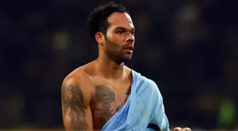 Lescott Kapıları Açık Tutuyor