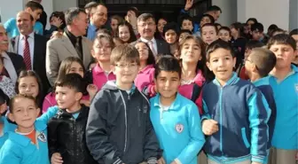 Belediye Başkanı Akdoğan'a Teşekkür Plaketi