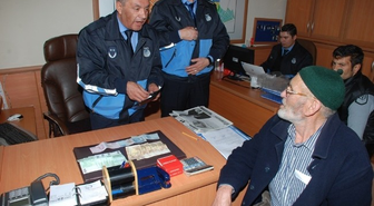Gediz Zabıta Personelinden İnsanlık Dersi