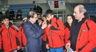 Bulutlar, Başarılı Sporcuları Altınla Ödüllendirdi