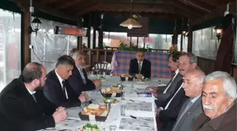 Kaymakam Korkmaz Adaylara ve Parti Başkanlarına Yemek Verdi