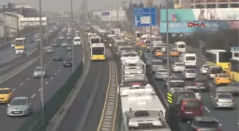 Metrobüs Arızalanınca Yoğunluk Yaşandı