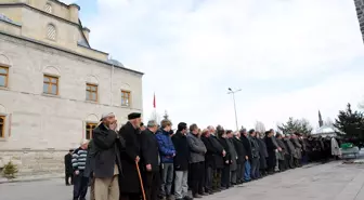 Şart Yerine Getirildi, Tarihi Caminin Bahçesine Defnedildi