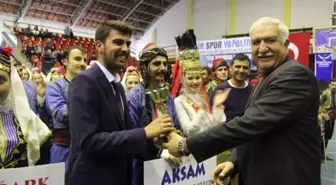 Aksam, Halk Oyunları'nde Afyonkarahisar 1.'si Oldu