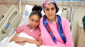 14 Yaşındaki Şeyma, Annesinin Böbreğiyle Hayata Bağlandı