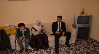 Hizan Kaymakamı İnci Evi Yanan Aileleri Ziyaret Etti