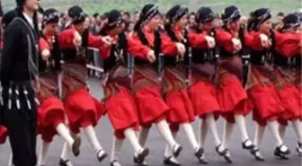 Iğdır'da Halk Oyunları Yarışması