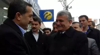 Kerem Altun'dan AK Parti Erciş Seçim Bürosuna Ziyaret