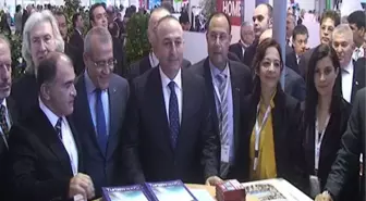 Çavuşoğlu Berlin Turizm Fuarı'nı Gezdi