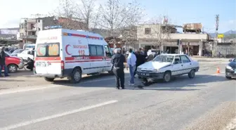 Kozan'da Trafik Kazası: 5 Yaralı