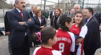 Küçük Tenisçiler Kupalarını Aldı