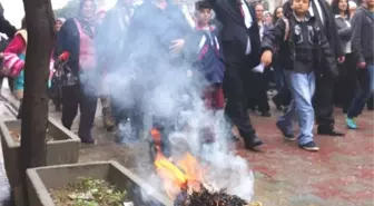 8 Mart Dünya Kadınlar Günü'nde İlginç Görünüm