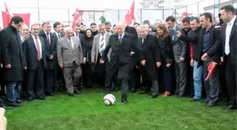 Bahçeli, Spor Salonu Tesislerini Açtı