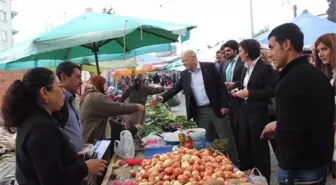 Yalçın Pekgüzel, Pazarcı Kadınlara Destek Verdi