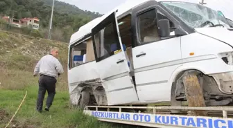 Amasya'da Minibüs Devrildi: 1 Ölü, 12 Yaralı