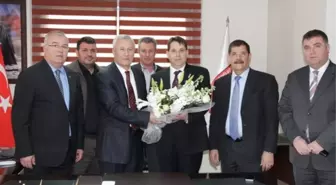 'İzmir Sandıkta Demokrasi Dersi Verecek'