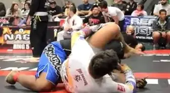 Güreşçi, Rakibinin Suratına Gaz Çıkardı