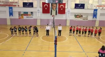 Küçük Kızlar-Erkekler Voleybol Grup Müsabakaları Başladı