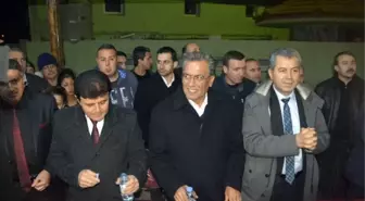 CHP Ziyaretleri Miting Havasında Geçiyor