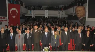 İstiklal Marşını Güzel Okuma Yarışmasında Dereceye Girenler Ödüllendirildi