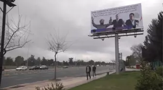 'Tarihi buluşma' billboardlarda -