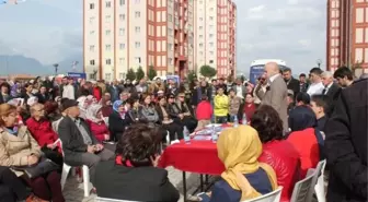 AK Parti'li Pekgüzel, TOKİ Sakinleriyle Buluştu