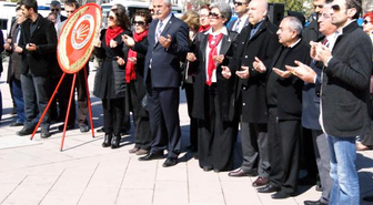 Kayseri'deki Törende CHP'nin Çelenk Krizi