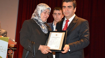 Şehit Ailelerine Devlet Övünç Madalyası Verildi