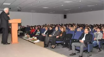 Çanakkale Askerine Rütbe Gerekmez' Adlı Tiyatro Oyunu Sahnelendi